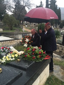 Visoki predstavnik položio cvijeće na grobu Srđana Aleksića u Trebinju.