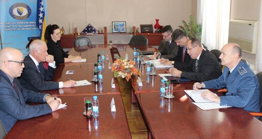 Први замјеник високог представника се састао са министром одбране Поџићем (фото: Министарство одбране БиХ)
