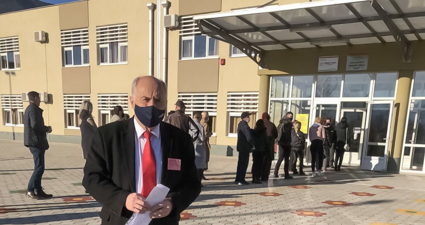 High Representative Inzko visited polling stations in Mostar on Election Day