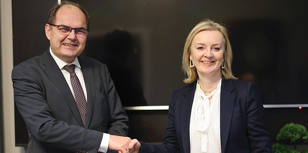 HR Schmidt with UK Secretary of State for Foreign, Commonwealth and Development Affairs and Minister for Women and Equalities Elizabeth Truss