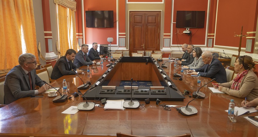 PDHR/Supervisor Scanlan and US Embassy's Deputy Chief of Mission Deborah Menutti meet Brčko Mayor Esed Kadrić, Deputy Mayor Anto Domić, District Assembly Speaker Siniša Milić, and Deputy Speaker Ivo Filipović