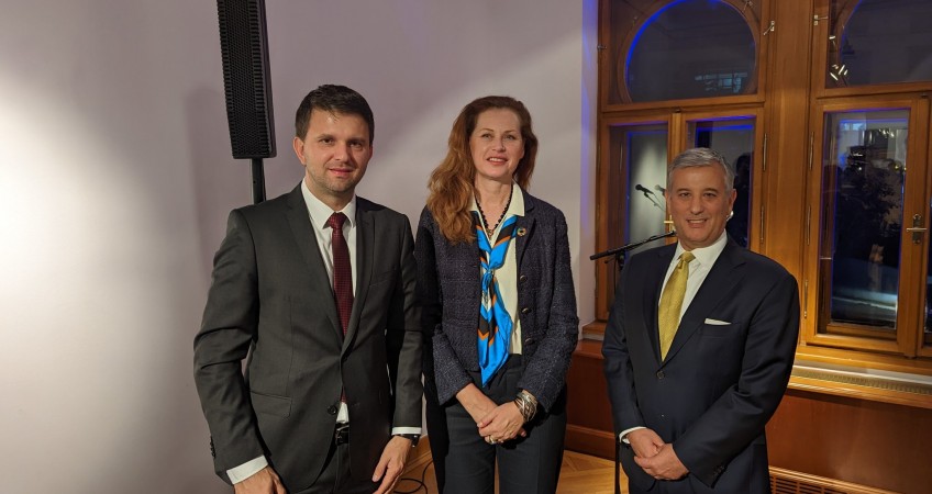 Left to right: Brčko District Mayor Esed Kadrić, UN Resident Coordinator in BiH Ingrid Macdonald, and PDHR/Brčko Supervisor Jonathan Mennuti