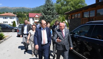 HR Schmidt visited Travnik and met with Mayor Kenan Dautović