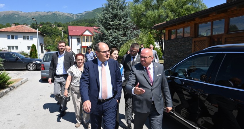 HR Schmidt visited Travnik and met with Mayor Kenan Dautović